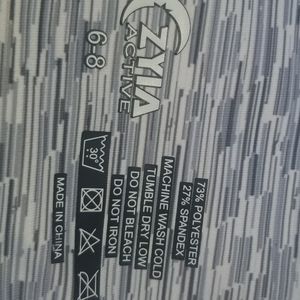 Zyia Active pocket capri leggings